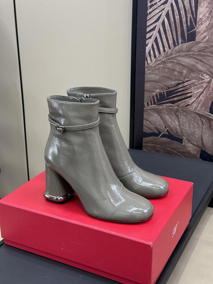 repliche,replica,perfette,siti di,affidabili,migliori siti,dove comprare,1:1,scarpe da ginnastica Stivaletti Roger VivierI in vernice