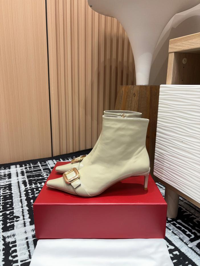 repliche,replica,perfette,siti di,affidabili,migliori siti,dove comprare,1:1,scarpe da ginnastica Stivaletti con fibbia quadrata Roger Vivier repliche,replica,perfette,siti di,affidabili,migliori siti,dove comprare,1:1,scarpe da ginnastica Stivaletti con fibbia quadrata Roger Vivier