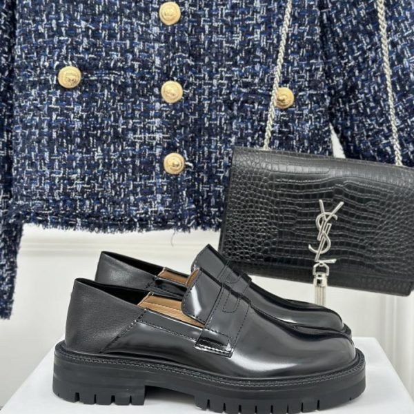 Maison Margiela｜Mocassini rétro con punta divisa MM6