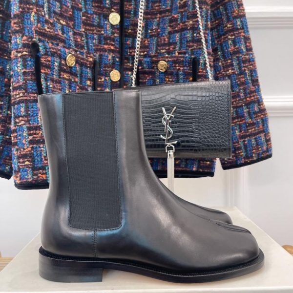 Maison Margiela｜MM6 Stivaletti Chelsea autunnali e invernali con punta divisa