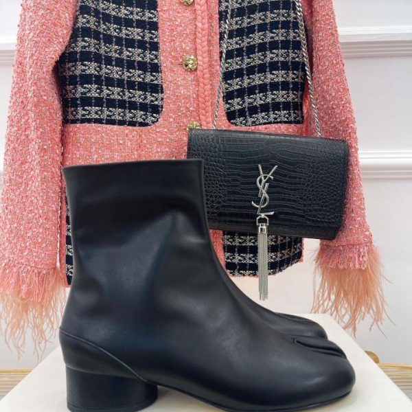 repliche,replica,perfette,siti di,affidabili,migliori siti,dove comprare,1:1,scarpe da ginnastica Maison Margiela｜MM6 stivali corti classici con punta divisa e tacco spesso autunno e inverno