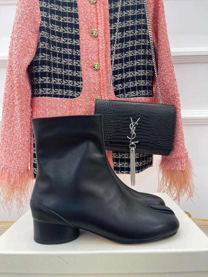 repliche,replica,perfette,siti di,affidabili,migliori siti,dove comprare,1:1,scarpe da ginnastica Maison Margiela|MM6 stivali corti classici con punta divisa e tacco spesso autunno e inverno repliche,replica,perfette,siti di,affidabili,migliori siti,dove comprare,1:1,scarpe da ginnastica Maison Margiela|MM6 stivali corti classici con punta divisa e tacco spesso autunno e inverno