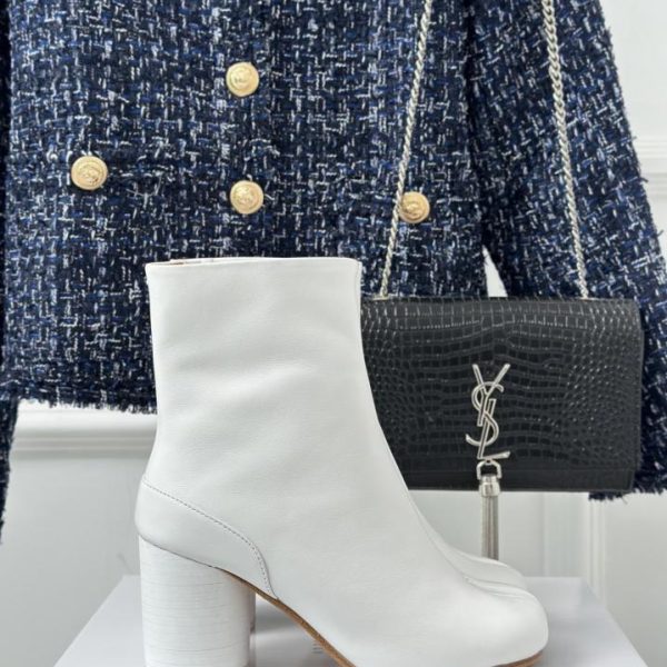 repliche,replica,perfette,siti di,affidabili,migliori siti,dove comprare,1:1,scarpe da ginnastica Maison Margiela｜Stivali corti retrò con tacco grosso e punta divisa MM6
