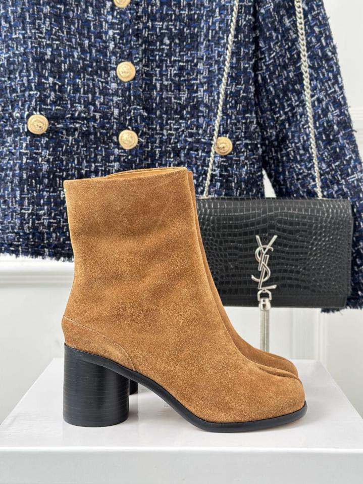repliche,replica,perfette,siti di,affidabili,migliori siti,dove comprare,1:1,scarpe da ginnastica Maison Margiela|Stivali corti retrò con tacco grosso e punta divisa MM6 repliche,replica,perfette,siti di,affidabili,migliori siti,dove comprare,1:1,scarpe da ginnastica Maison Margiela|Stivali corti retrò con tacco grosso e punta divisa MM6