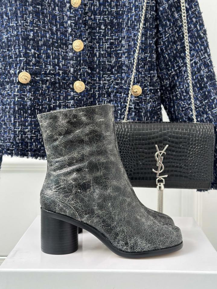 repliche,replica,perfette,siti di,affidabili,migliori siti,dove comprare,1:1,scarpe da ginnastica Maison Margiela|Stivali corti retrò con tacco grosso e punta divisa MM6 repliche,replica,perfette,siti di,affidabili,migliori siti,dove comprare,1:1,scarpe da ginnastica Maison Margiela|Stivali corti retrò con tacco grosso e punta divisa MM6