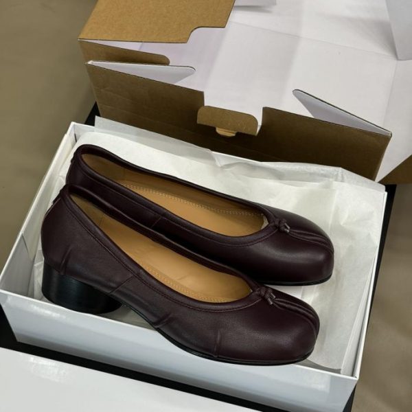 repliche,replica,perfette,siti di,affidabili,migliori siti,dove comprare,1:1,scarpe da ginnastica Maison Margiela pizzica le scarpe con punta divisa e tacco piccolo