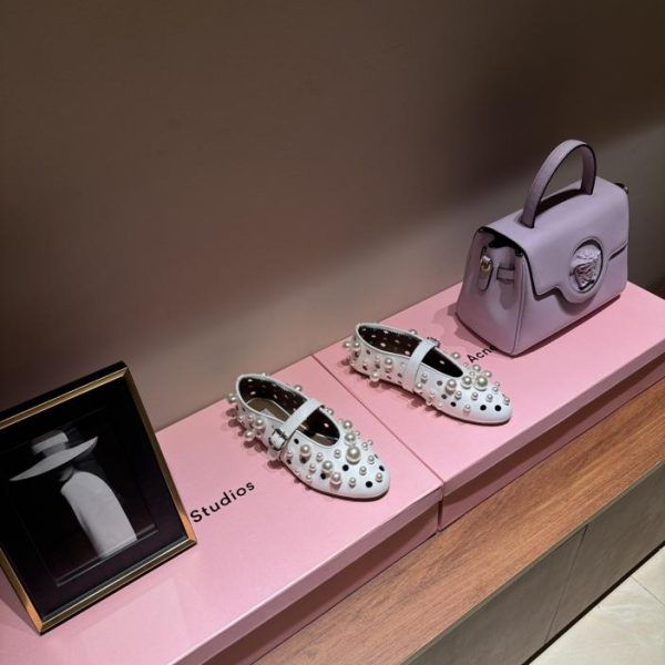 La versione più alta delle scarpe da donna Alai
