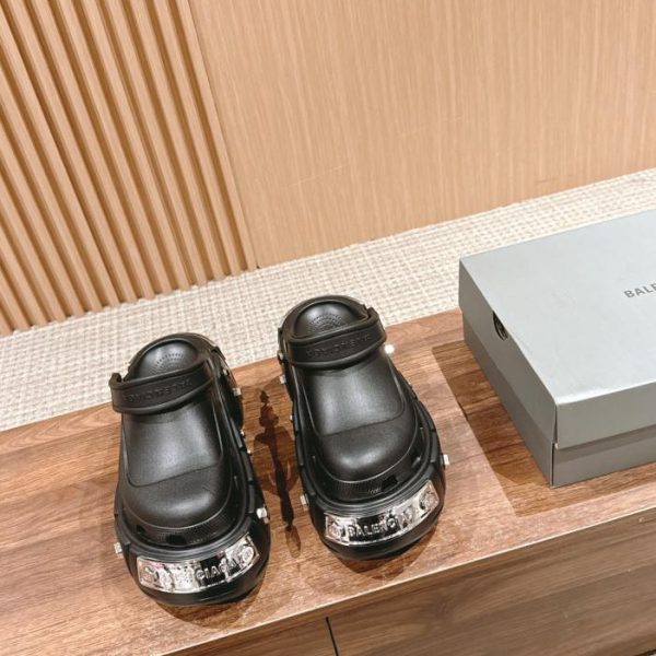 repliche,replica,perfette,siti di,affidabili,migliori siti,dove comprare,1:1,scarpe da ginnastica [Versione aggiornata] Crocs, celebrità di Internet in co-branding con Balenciaga