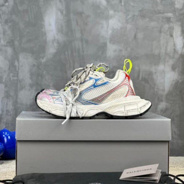 Balenciaga nona generazione ultima