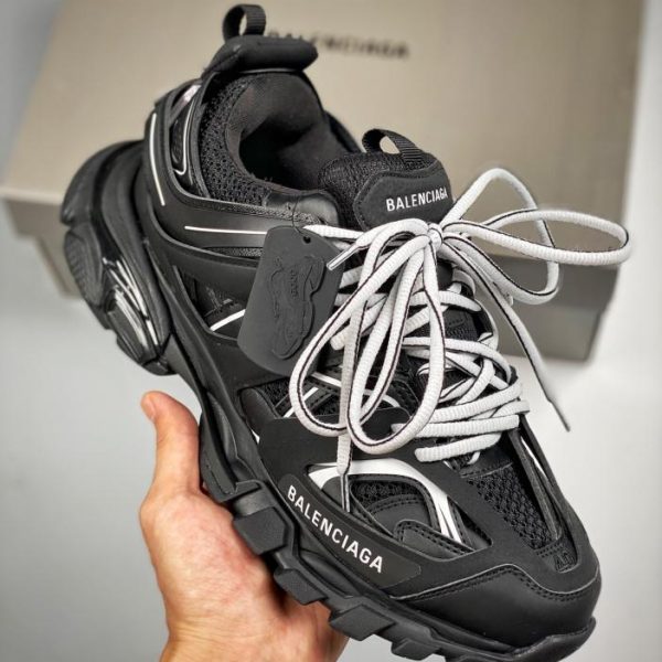 Balenciaga3.0 scarpe concept outdoor di terza generazione