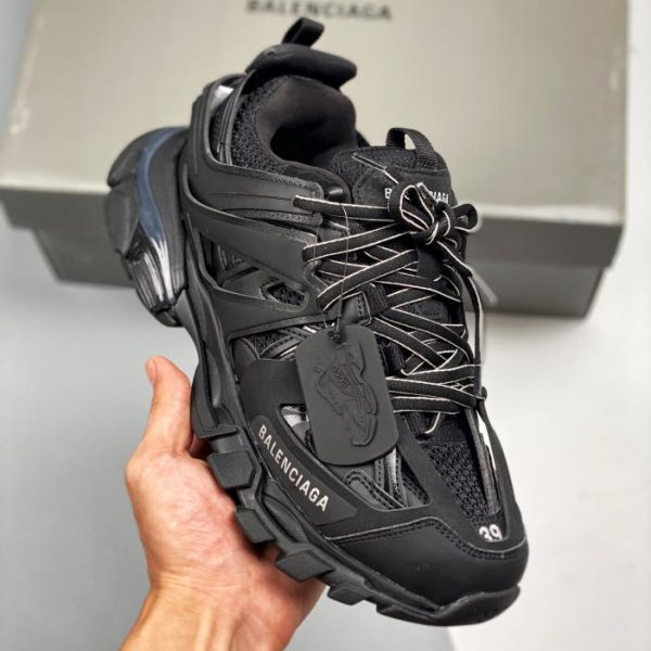 Balenciaga3.0 scarpe concept outdoor di terza generazione