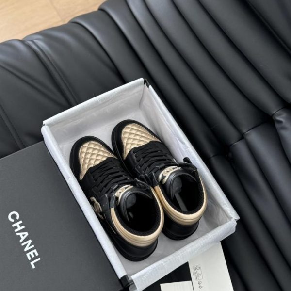 repliche,replica,perfette,siti di,affidabili,migliori siti,dove comprare,1:1,scarpe da ginnastica [Versione top] Nuove scarpe casual esclusive di Chanel