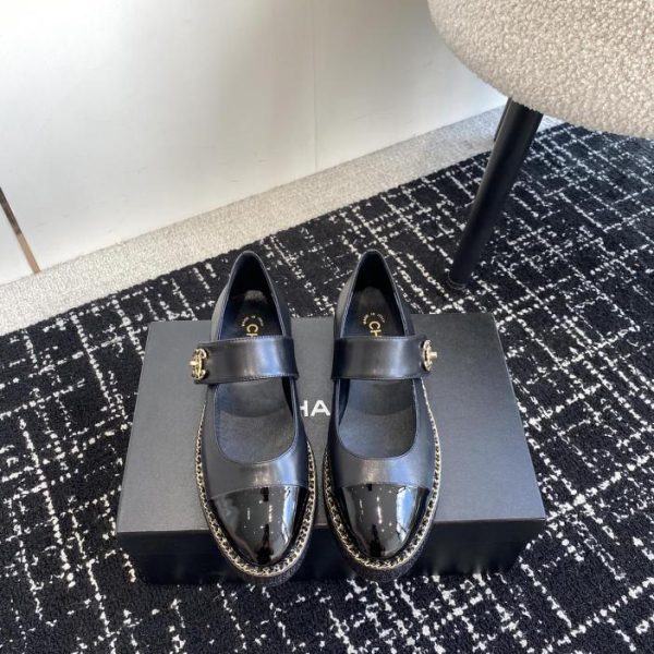 Scarpe Mary Jane di Chanel