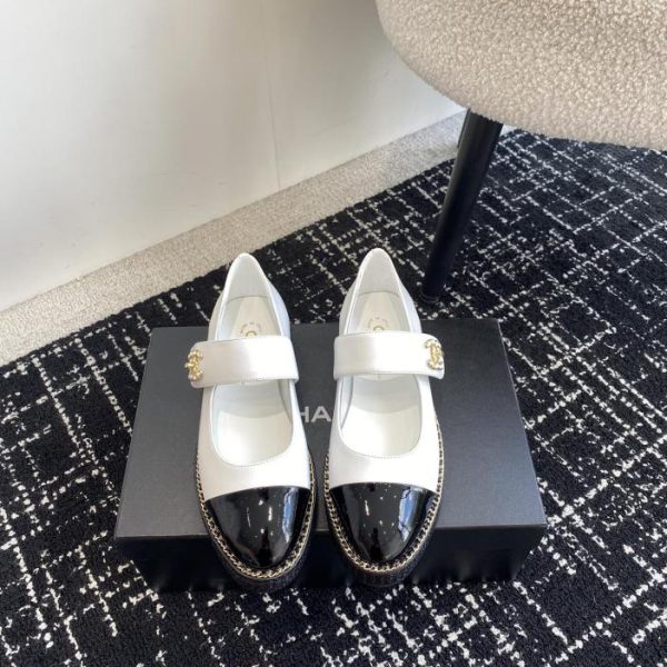 Scarpe Mary Jane di Chanel