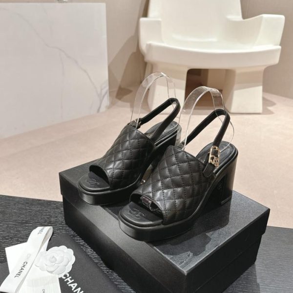 repliche,replica,perfette,siti di,affidabili,migliori siti,dove comprare,1:1,scarpe da ginnastica Chanel acquista tacchi alti con diamanti doppia C