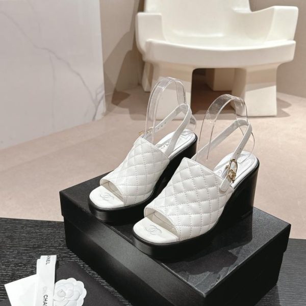 repliche,replica,perfette,siti di,affidabili,migliori siti,dove comprare,1:1,scarpe da ginnastica Chanel acquista tacchi alti con diamanti doppia C