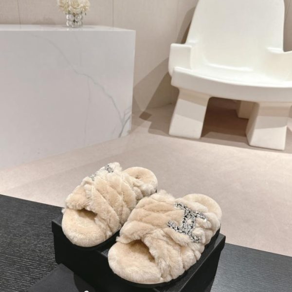 repliche,replica,perfette,siti di,affidabili,migliori siti,dove comprare,1:1,scarpe da ginnastica Chanel acquista scarpe pelose di qualità