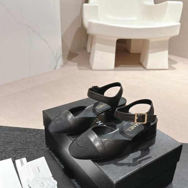 repliche,replica,perfette,siti di,affidabili,migliori siti,dove comprare,1:1,scarpe da ginnastica Tacchi quadrati a doppia C di qualità per l’acquisto [massima qualità di fascia alta dei principali produttori]