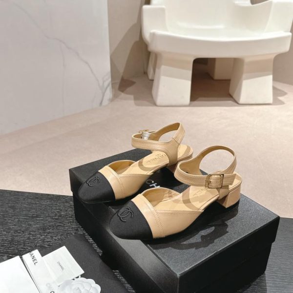 repliche,replica,perfette,siti di,affidabili,migliori siti,dove comprare,1:1,scarpe da ginnastica Tacchi quadrati a doppia C di qualità per l’acquisto [massima qualità di fascia alta dei principali produttori]