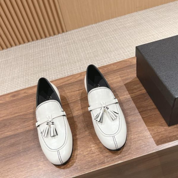 repliche,replica,perfette,siti di,affidabili,migliori siti,dove comprare,1:1,scarpe da ginnastica [Versione top] Mocassini con nappine Chanel