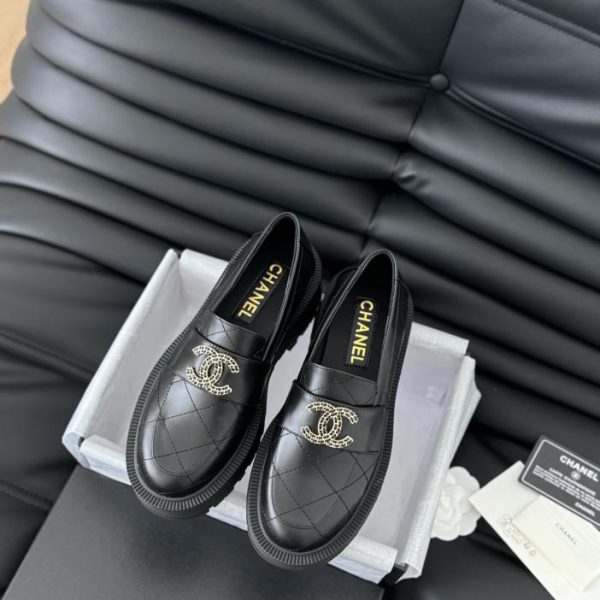 repliche,replica,perfette,siti di,affidabili,migliori siti,dove comprare,1:1,scarpe da ginnastica [Versione top] Nuovi mocassini con catena Chanel B