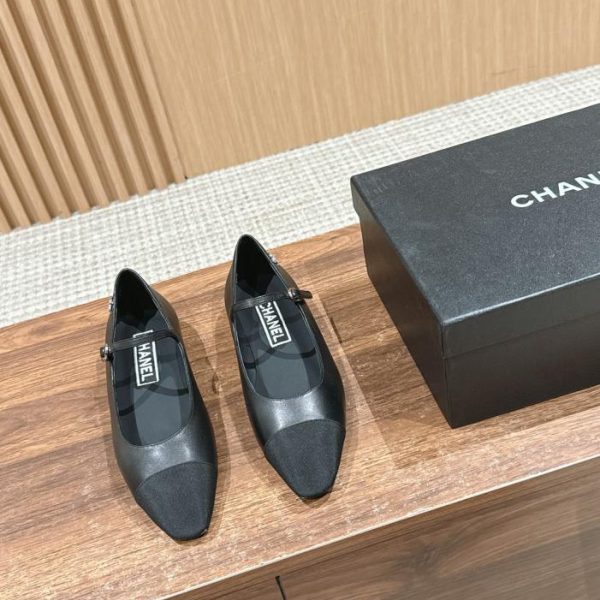 repliche,replica,perfette,siti di,affidabili,migliori siti,dove comprare,1:1,scarpe da ginnastica [Versione top] Ballerine Chanel Mary Jane con punta quadrata