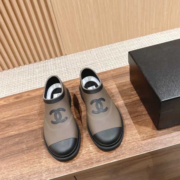 [Versione top] Stivali da pioggia Chanel in versione senza cuciture
