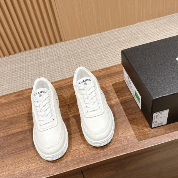 Chanel nuove scarpe casual bianche interamente in pelle