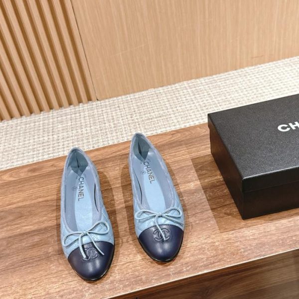 Ballerine Chanel con punta tonda e fiocco