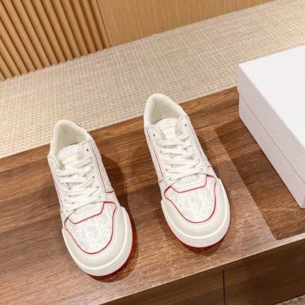 [Versione top] Le nuove scarpe bianche di Dior