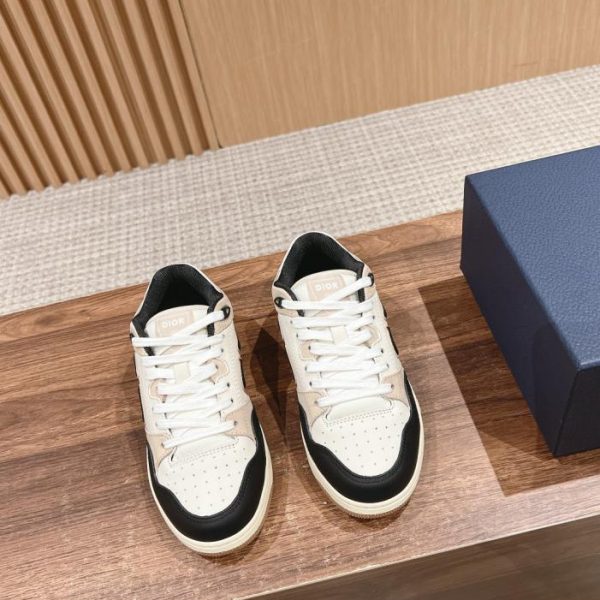 Coppia di scarpe da skate casual Dior