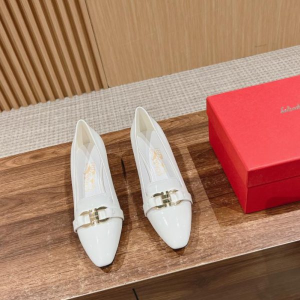 repliche,replica,perfette,siti di,affidabili,migliori siti,dove comprare,1:1,scarpe da ginnastica [Versione top] Ferragamo nuove scarpe a punta con tacco spesso