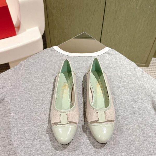 repliche,replica,perfette,siti di,affidabili,migliori siti,dove comprare,1:1,scarpe da ginnastica [Versione Top] Nuovi prodotti dai banchi Ferragamo
