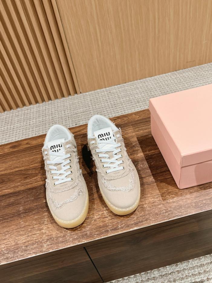 repliche,replica,perfette,siti di,affidabili,migliori siti,dove comprare,1:1,scarpe da ginnastica [Versione top] Scarpe da ginnastica casual in tela Miu Miu