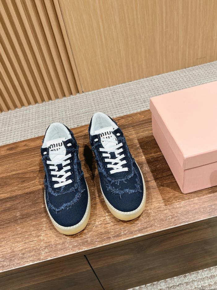 repliche,replica,perfette,siti di,affidabili,migliori siti,dove comprare,1:1,scarpe da ginnastica [Versione top] Scarpe da ginnastica casual in tela Miu Miu