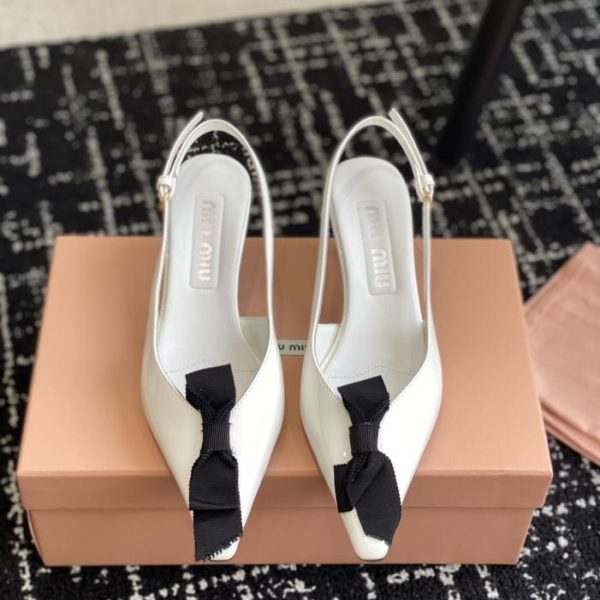 repliche,replica,perfette,siti di,affidabili,migliori siti,dove comprare,1:1,scarpe da ginnastica [Versione top] Sandali a punta Miu Miu