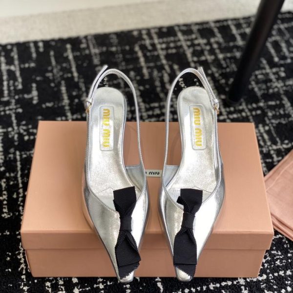 repliche,replica,perfette,siti di,affidabili,migliori siti,dove comprare,1:1,scarpe da ginnastica [Versione top] Sandali a punta Miu Miu