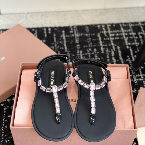 repliche,replica,perfette,siti di,affidabili,migliori siti,dove comprare,1:1,scarpe da ginnastica [Versione top] (stile Diamond) Sandali infradito Miu Miu 24ss