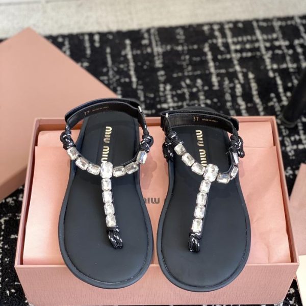 repliche,replica,perfette,siti di,affidabili,migliori siti,dove comprare,1:1,scarpe da ginnastica [Versione top] (stile Diamond) Sandali infradito Miu Miu 24ss