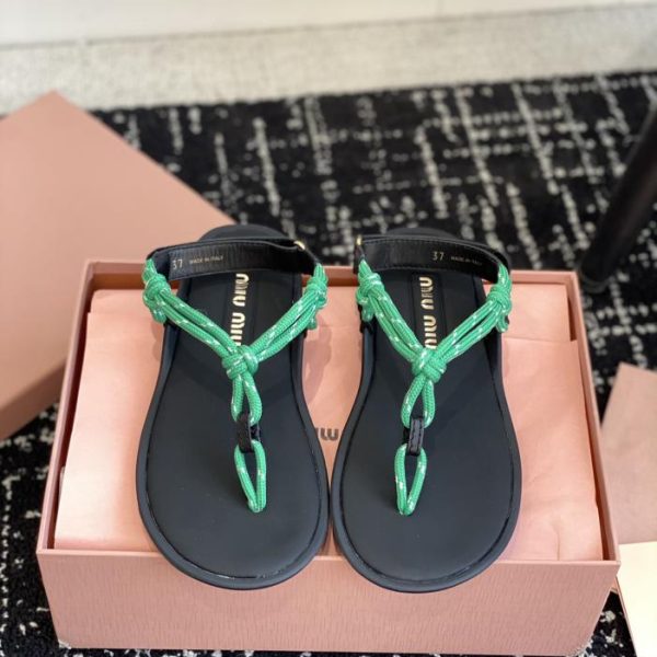 repliche,replica,perfette,siti di,affidabili,migliori siti,dove comprare,1:1,scarpe da ginnastica [Versione top] Sandali infradito Miu Miu 24ss