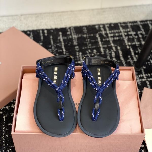 repliche,replica,perfette,siti di,affidabili,migliori siti,dove comprare,1:1,scarpe da ginnastica [Versione top] Sandali infradito Miu Miu 24ss