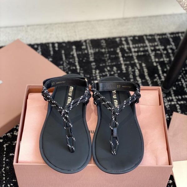 repliche,replica,perfette,siti di,affidabili,migliori siti,dove comprare,1:1,scarpe da ginnastica [Versione top] Sandali infradito Miu Miu 24ss