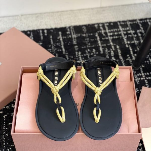 repliche,replica,perfette,siti di,affidabili,migliori siti,dove comprare,1:1,scarpe da ginnastica [Versione top] Sandali infradito Miu Miu 24ss