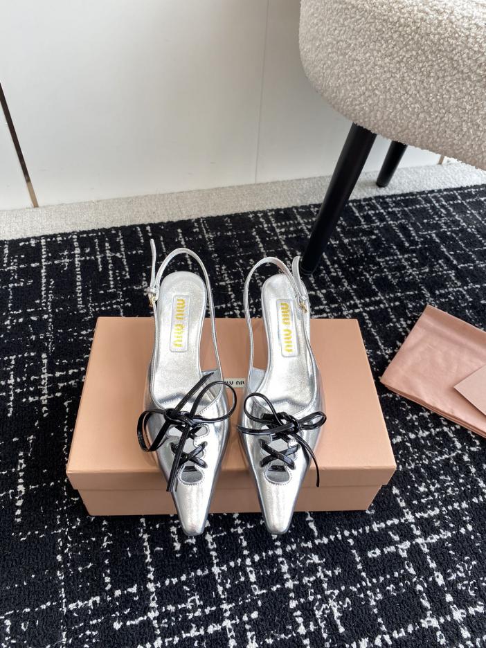 repliche,replica,perfette,siti di,affidabili,migliori siti,dove comprare,1:1,scarpe da ginnastica Sandali a punta di Miu Miu repliche,replica,perfette,siti di,affidabili,migliori siti,dove comprare,1:1,scarpe da ginnastica Sandali a punta di Miu Miu