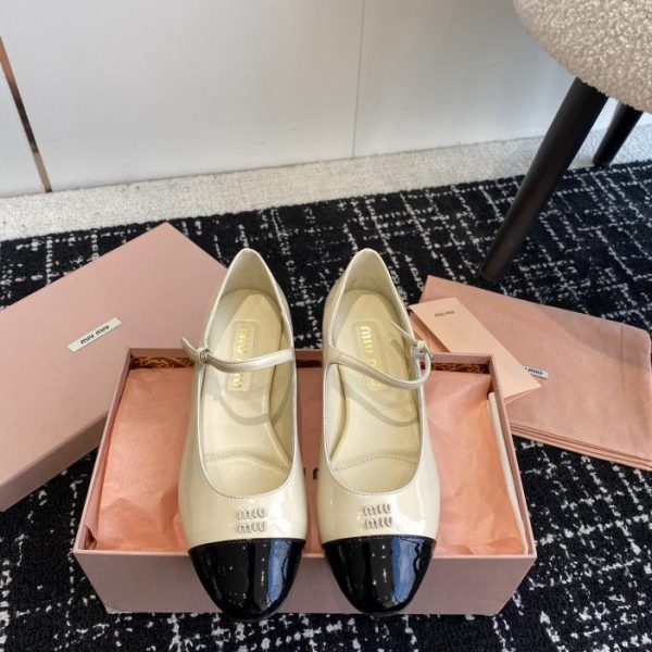 repliche,replica,perfette,siti di,affidabili,migliori siti,dove comprare,1:1,scarpe da ginnastica [Versione top] Sandali puntali Miu Miu