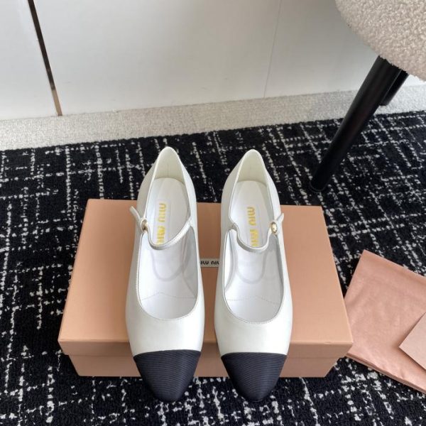 repliche,replica,perfette,siti di,affidabili,migliori siti,dove comprare,1:1,scarpe da ginnastica [Versione top] Scarpe Miu Miu piccole con punta tonda