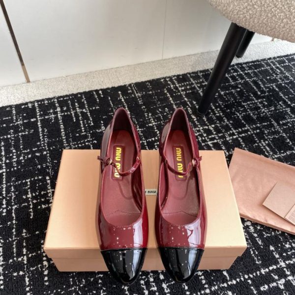 repliche,replica,perfette,siti di,affidabili,migliori siti,dove comprare,1:1,scarpe da ginnastica [Versione top] Scarpe Miu Miu piccole con punta tonda