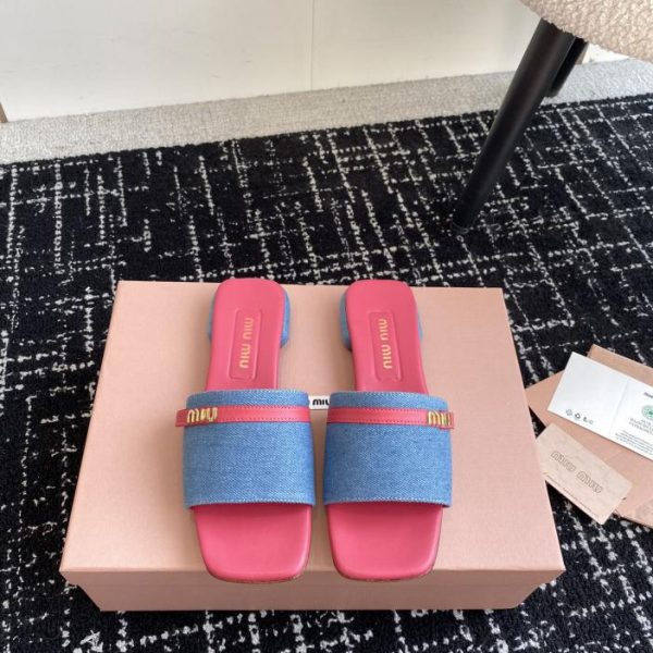 repliche,replica,perfette,siti di,affidabili,migliori siti,dove comprare,1:1,scarpe da ginnastica [Versione top] Le ultime pantofole in denim di Miu Miu