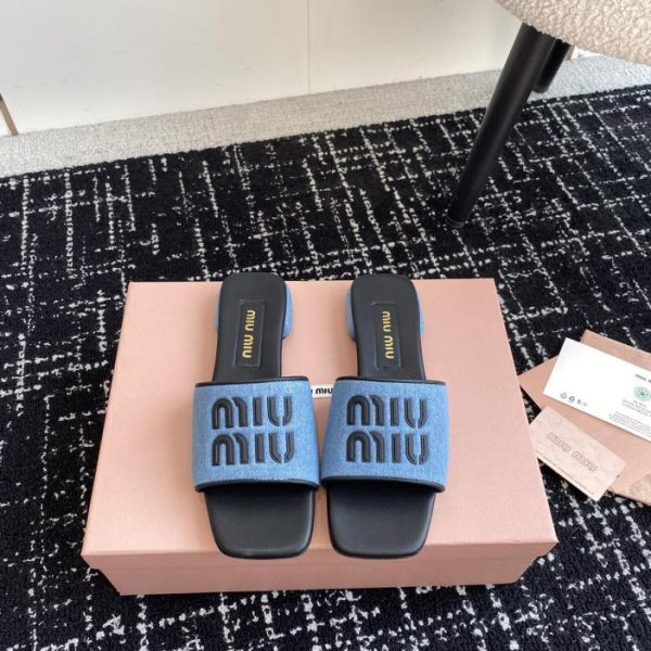repliche,replica,perfette,siti di,affidabili,migliori siti,dove comprare,1:1,scarpe da ginnastica [Versione top] Le ultime pantofole in denim di Miu Miu
