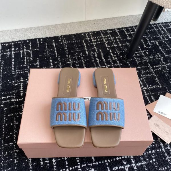 repliche,replica,perfette,siti di,affidabili,migliori siti,dove comprare,1:1,scarpe da ginnastica [Versione top] Le ultime pantofole in denim di Miu Miu